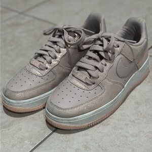 NIKE Air Force 1 Low Premium Metallic Pink Shoes Womens Size 6.5 616725-901